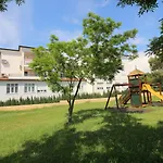 Idyllisches Mit Kinderspielplatz Vor Dem Haus Und Nur 700 Meter Zum شقة بوريتش