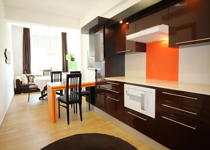 Idyllisches Mit Kinderspielplatz Vor Dem Haus Und Nur 700 Meter Zum Apartman *