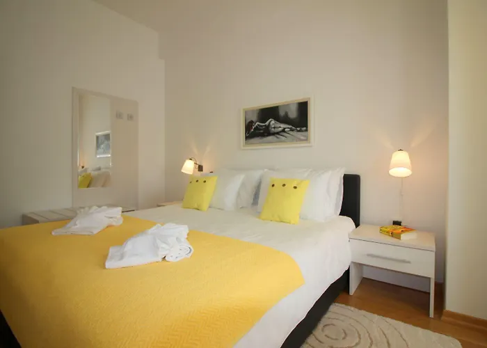 Idyllisches Mit Kinderspielplatz Vor Dem Haus Und Nur 700 Meter Zum * Porec