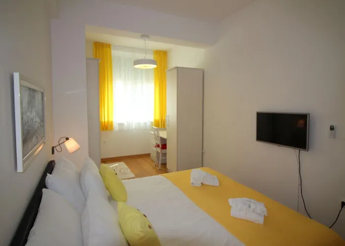 Apartman Idyllisches Mit Kinderspielplatz Vor Dem Haus Und Nur 700 Meter Zum Poreč