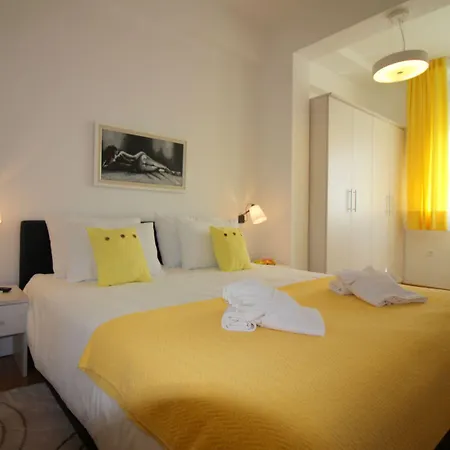 Idyllisches Mit Kinderspielplatz Vor Dem Haus Und Nur 700 Meter Zum Πόρετς